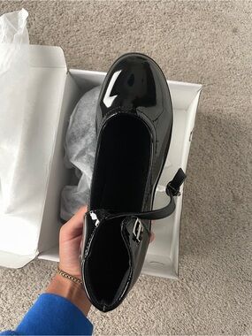 ROMWE Black Patent Mary Jane Heels with Strap